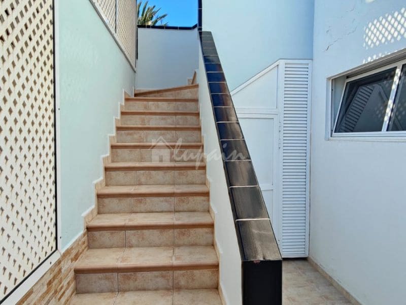 Chalet de 3 habitaciones en Costa del Silencio en venta con piscina garaje - 425.000 € (Ref: 10001245)