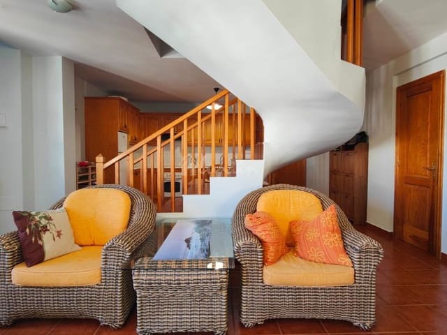 Chalet de 3 habitaciones en Costa del Silencio, Arona en venta con piscina garaje - 425.000 € (Ref: 10001245)