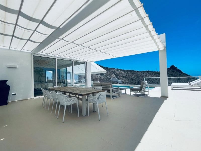 Chalet de 3 habitaciones en Roque del Conde en venta con piscina garaje - 1.790.000 € (Ref: 10001254)