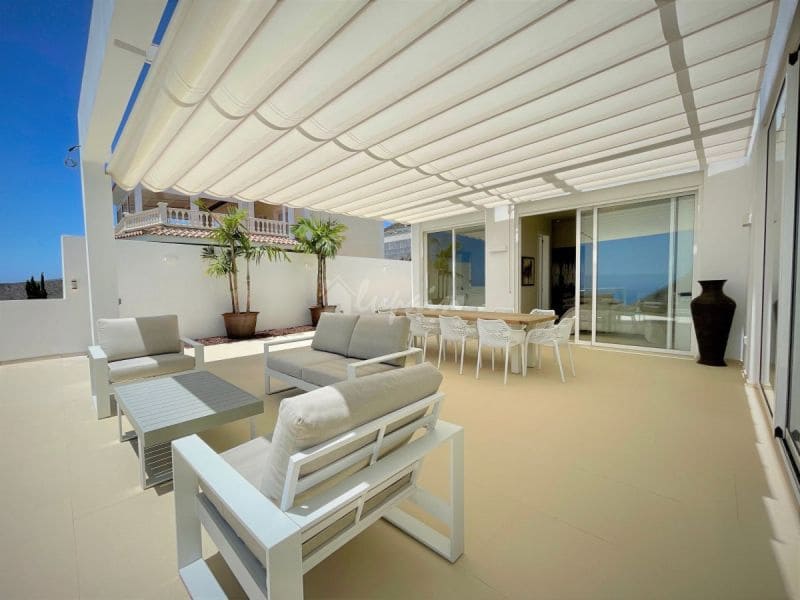 Chalet de 3 habitaciones en Roque del Conde en venta con piscina garaje - 1.790.000 € (Ref: 10001254)