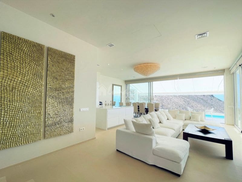 Chalet de 3 habitaciones en Roque del Conde en venta con piscina garaje - 1.790.000 € (Ref: 10001254)