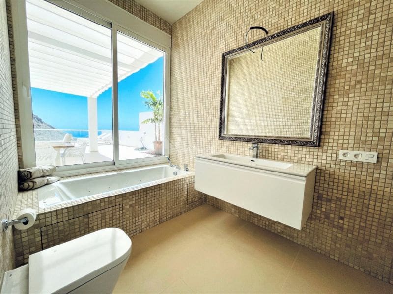 Chalet de 3 habitaciones en Roque del Conde en venta con piscina garaje - 1.790.000 € (Ref: 10001254)