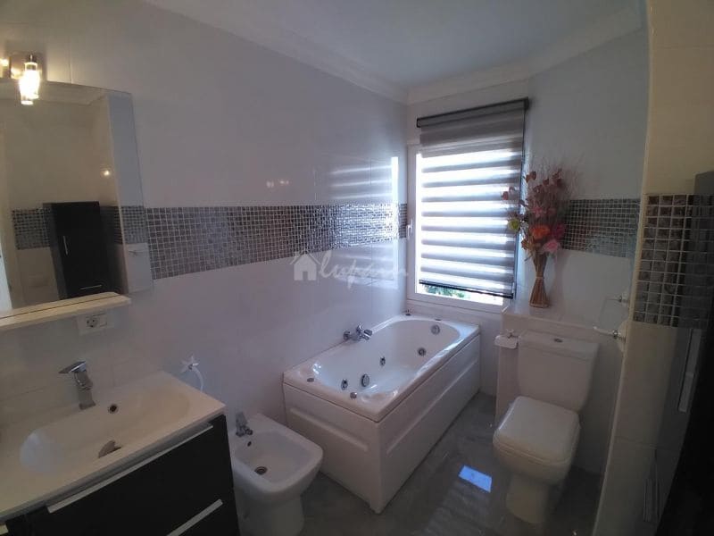 Chalet de 4 habitaciones en Roque del Conde en venta con piscina garaje - 995.000 € (Ref: 10001257)