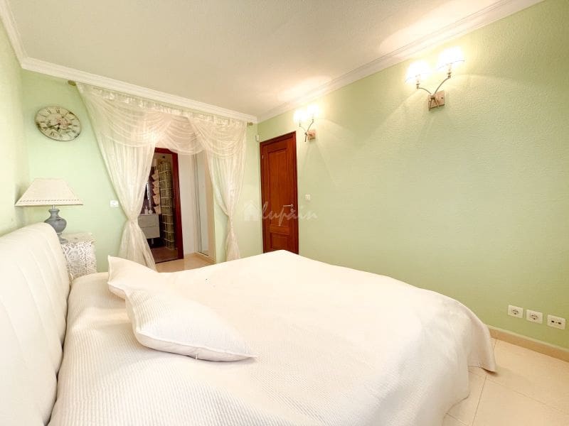 1 slaapkamer Appartement te koop in Torviscas met zwembad garage - € 320.000 (Ref: 10001261)