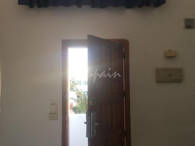 2 bedroom Apartment for sale in Costa del Silencio with pool - € 183,000 (Ref: 10001262)