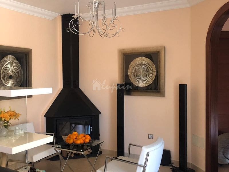 4 Zimmer Haus zu verkaufen in Los Cristianos mit Pool Garage - 750.000 € (Ref: 10001263)