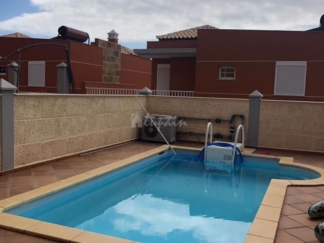 4 soveværelse Byhus til salg i Los Cristianos, Arona med swimmingpool garage - € 750.000 (Ref: 10001263)