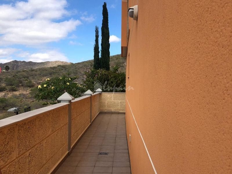 4 Zimmer Haus zu verkaufen in Los Cristianos mit Pool Garage - 750.000 € (Ref: 10001263)
