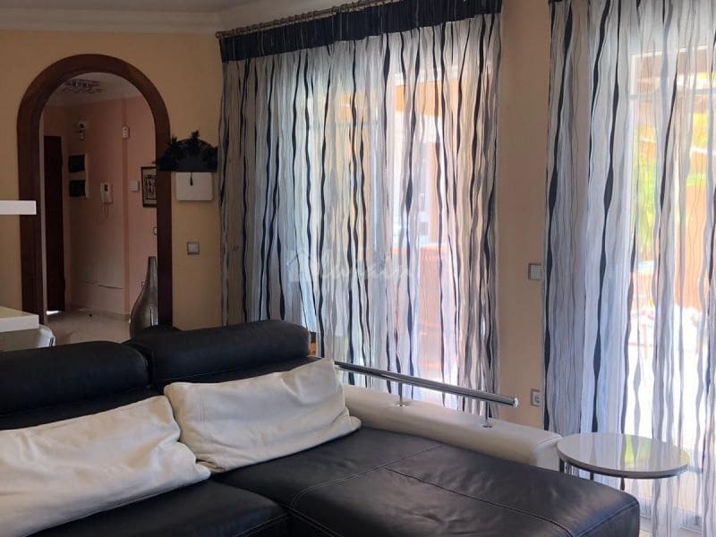 4 Zimmer Haus zu verkaufen in Los Cristianos mit Pool Garage - 750.000 € (Ref: 10001263)