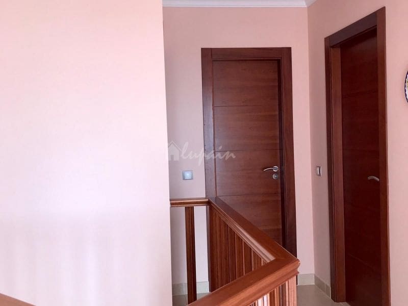 4 Zimmer Haus zu verkaufen in Los Cristianos mit Pool Garage - 750.000 € (Ref: 10001263)