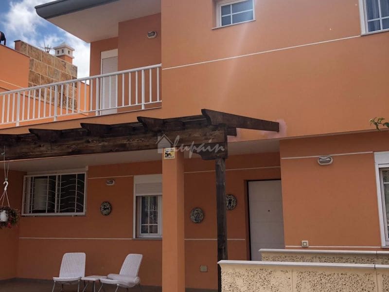 4 Zimmer Haus zu verkaufen in Los Cristianos mit Pool Garage - 750.000 € (Ref: 10001263)
