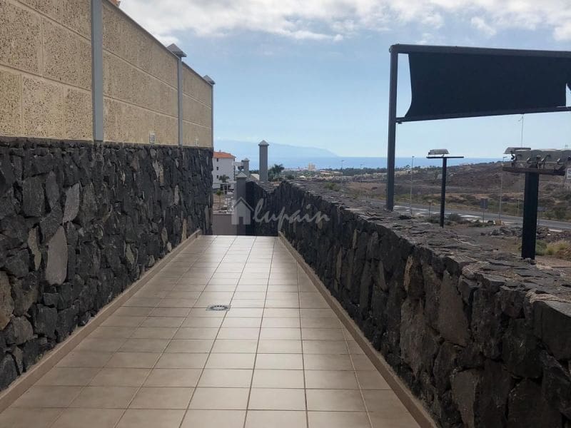 4 Zimmer Haus zu verkaufen in Los Cristianos mit Pool Garage - 750.000 € (Ref: 10001263)