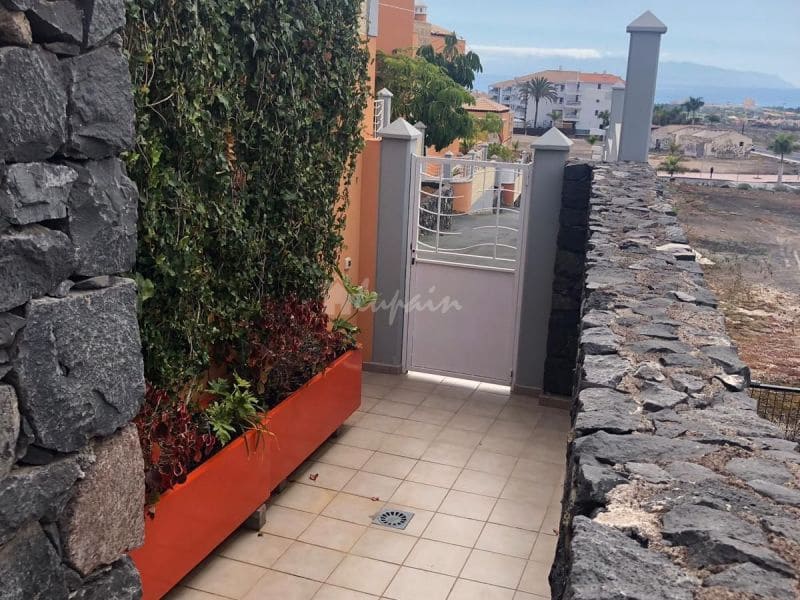 4 Zimmer Haus zu verkaufen in Los Cristianos mit Pool Garage - 750.000 € (Ref: 10001263)