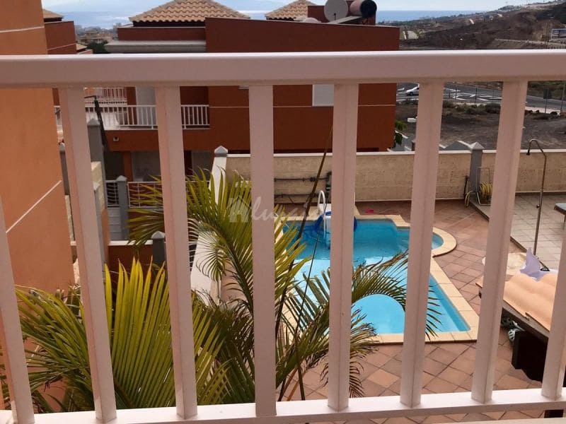 4 Zimmer Haus zu verkaufen in Los Cristianos mit Pool Garage - 750.000 € (Ref: 10001263)