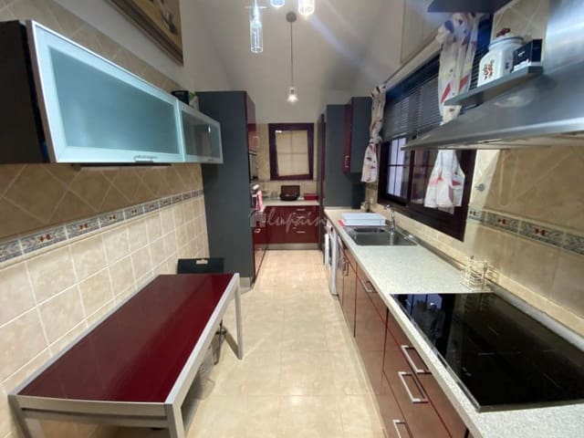 3 chambre Villa/Maison à vendre à Parque de la Reina, Arona avec garage - 550 000 € (Ref: 10001265)