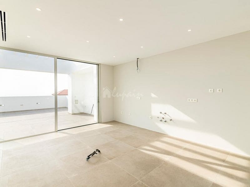 4 chambre Villa/Maison à vendre à Callao Salvaje avec piscine garage - 1 250 000 € (Ref: 10001266)