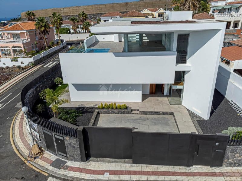4 chambre Villa/Maison à vendre à Callao Salvaje avec piscine garage - 1 250 000 € (Ref: 10001266)