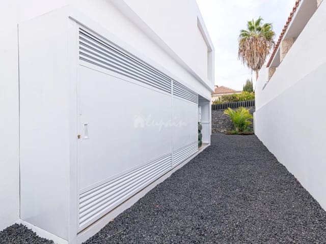 4 bedroom Villa for sale in Callao Salvaje, Adeje with pool garage - € 1,250,000 (Ref: 10001266)
