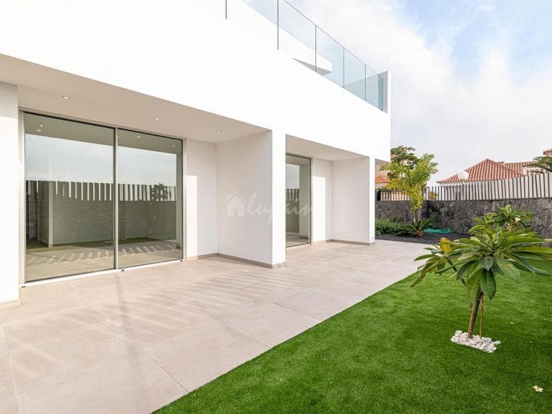 4 chambre Villa/Maison à vendre à Callao Salvaje avec piscine garage - 1 250 000 € (Ref: 10001266)
