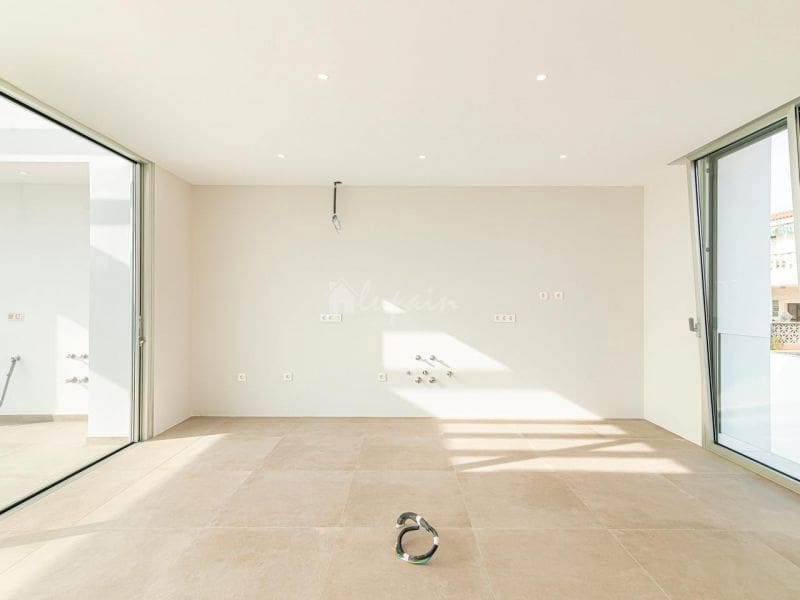 4 chambre Villa/Maison à vendre à Callao Salvaje avec piscine garage - 1 250 000 € (Ref: 10001266)