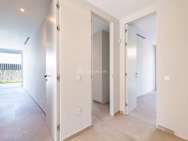 4 chambre Villa/Maison à vendre à Callao Salvaje avec piscine garage - 1 250 000 € (Ref: 10001266)