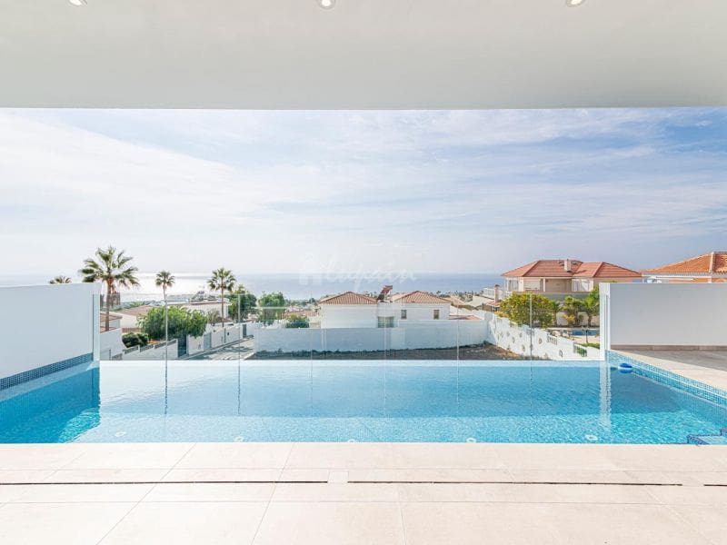 4 chambre Villa/Maison à vendre à Callao Salvaje avec piscine garage - 1 250 000 € (Ref: 10001266)