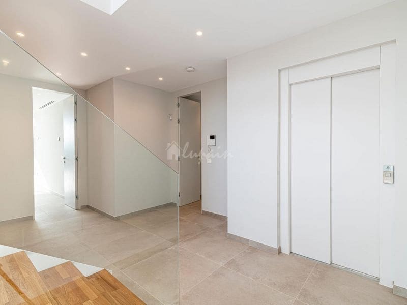 4 chambre Villa/Maison à vendre à Callao Salvaje avec piscine garage - 1 250 000 € (Ref: 10001266)