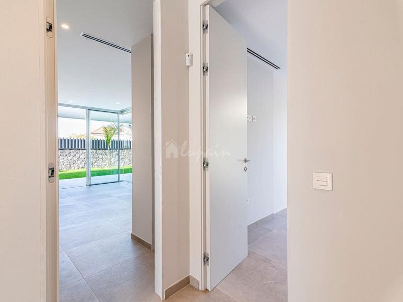 4 chambre Villa/Maison à vendre à Callao Salvaje avec piscine garage - 1 250 000 € (Ref: 10001266)