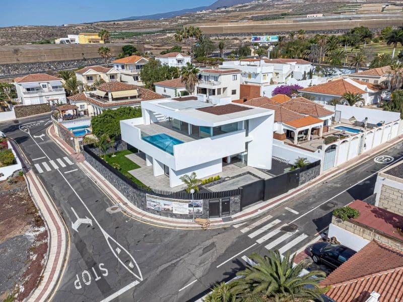 4 chambre Villa/Maison à vendre à Callao Salvaje avec piscine garage - 1 250 000 € (Ref: 10001266)