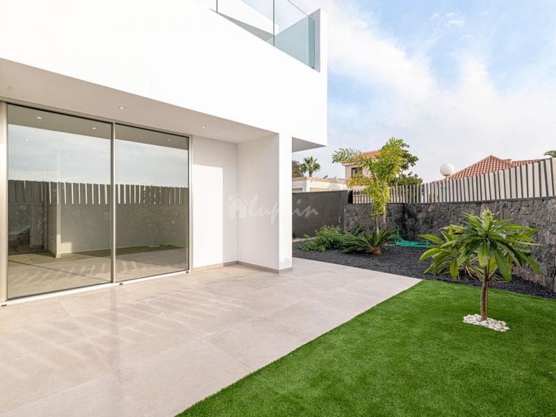 4 chambre Villa/Maison à vendre à Callao Salvaje avec piscine garage - 1 250 000 € (Ref: 10001266)