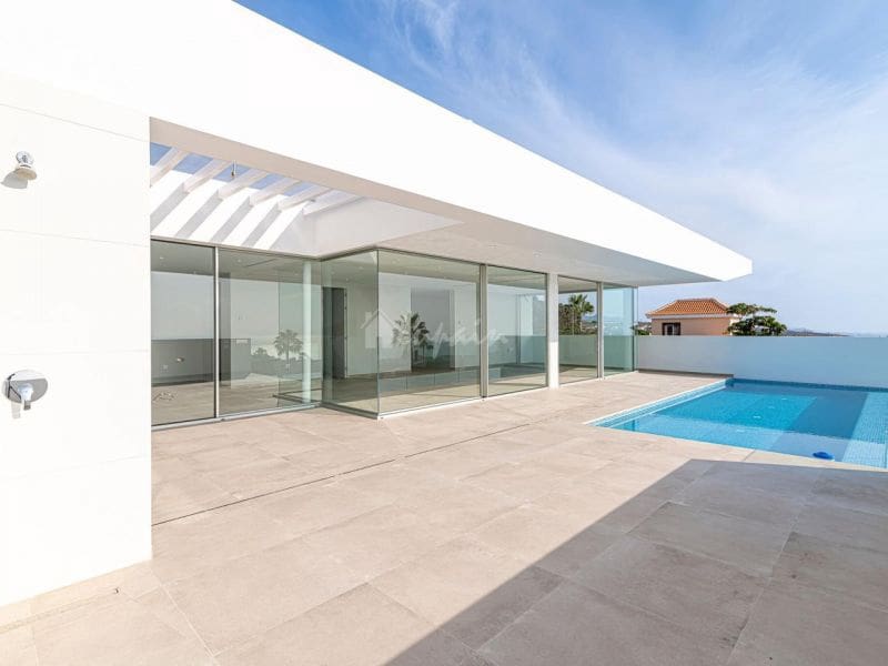 4 chambre Villa/Maison à vendre à Callao Salvaje avec piscine garage - 1 250 000 € (Ref: 10001266)