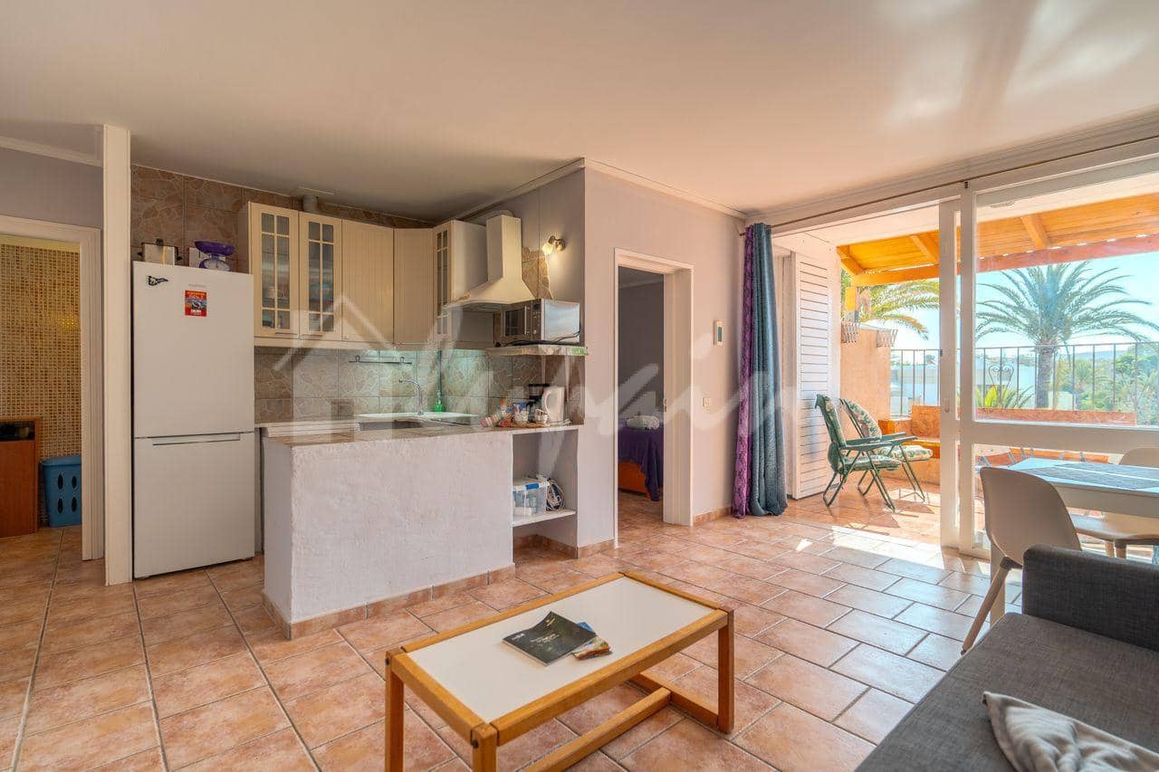 1 bedroom Apartment for sale in Costa del Silencio with pool - € 219,000 (Ref: 10035958)