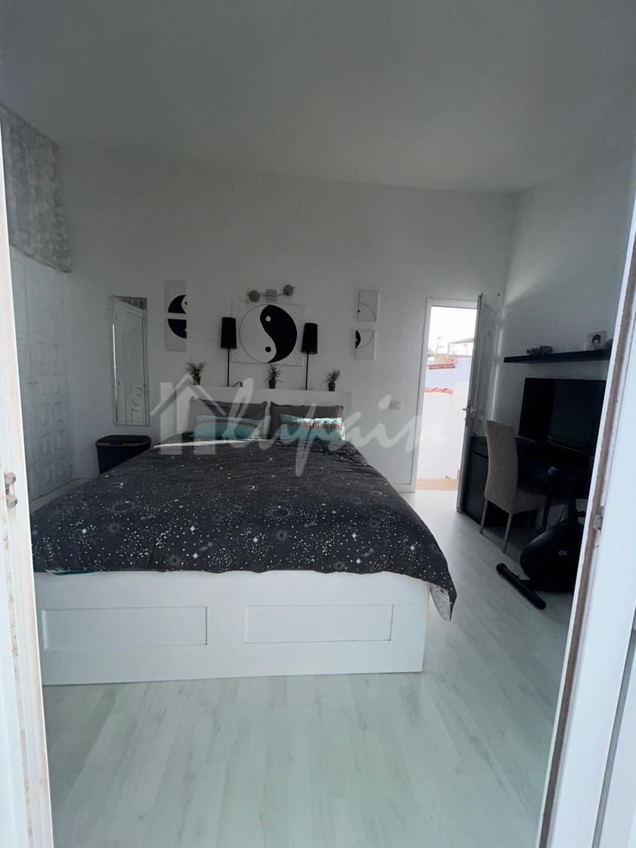 2 bedroom Apartment for sale in Costa del Silencio with pool - € 249,000 (Ref: 10088604)