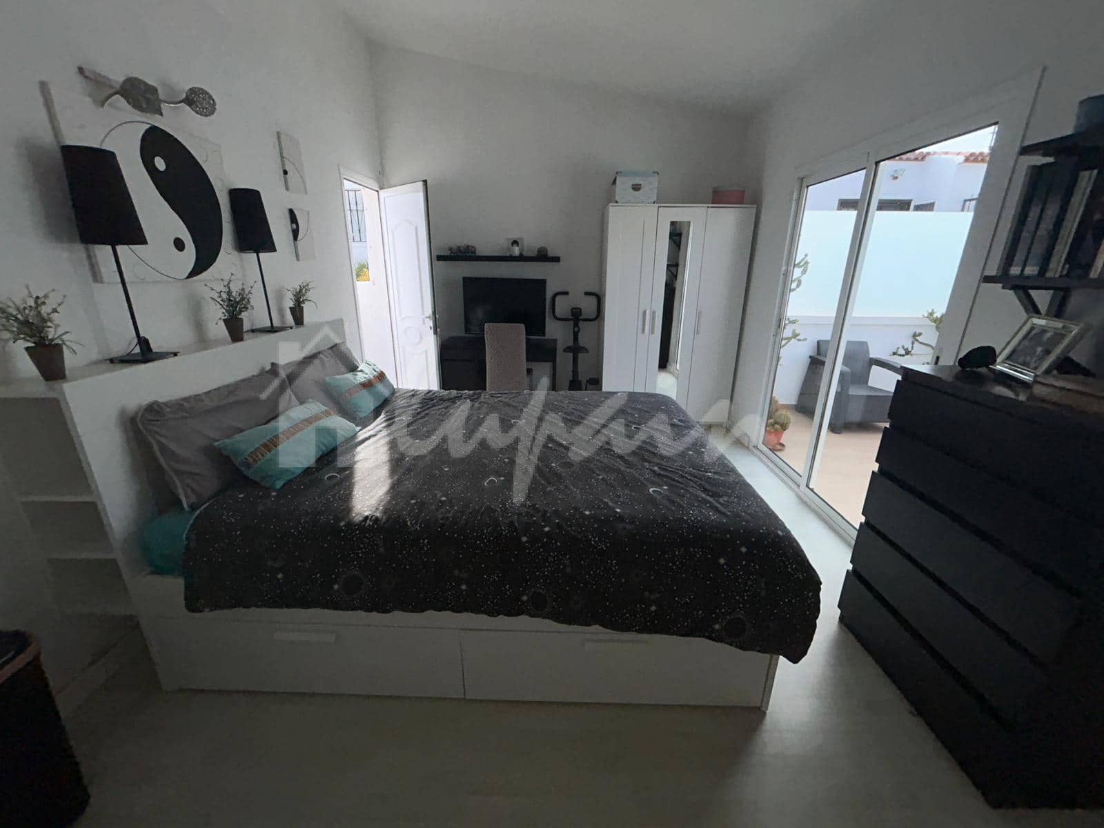 2 bedroom Apartment for sale in Costa del Silencio with pool - € 249,000 (Ref: 10088604)