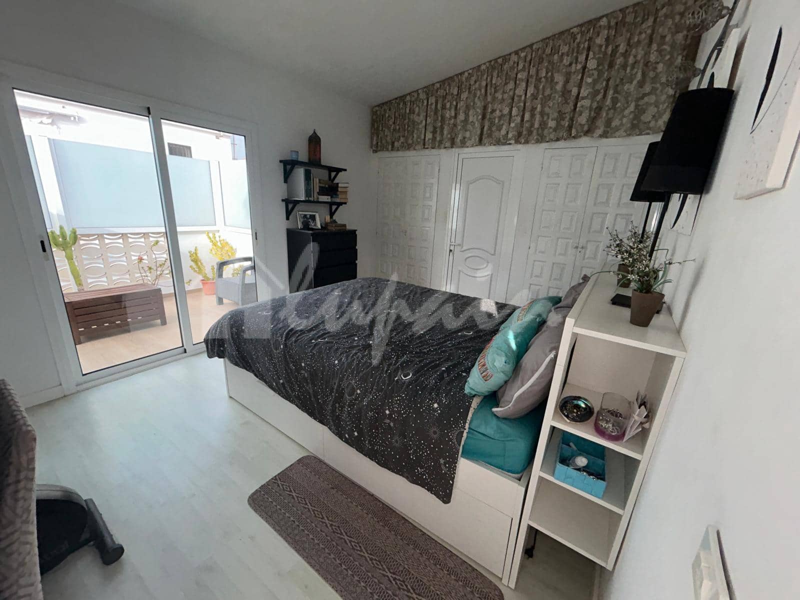 2 bedroom Apartment for sale in Costa del Silencio with pool - € 249,000 (Ref: 10088604)