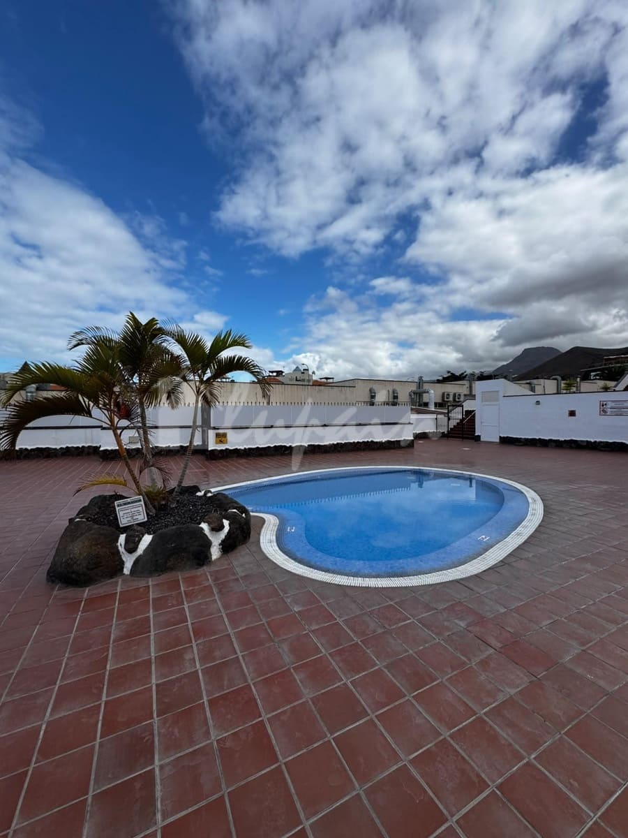 1 quarto Apartamento para venda em Los Cristianos com piscina - 295 000 € (Ref: 10093921)