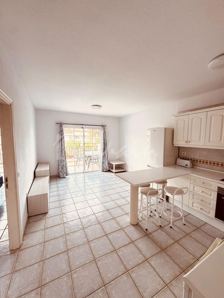 1 quarto Apartamento para venda em Los Cristianos com piscina - 295 000 € (Ref: 10093921)