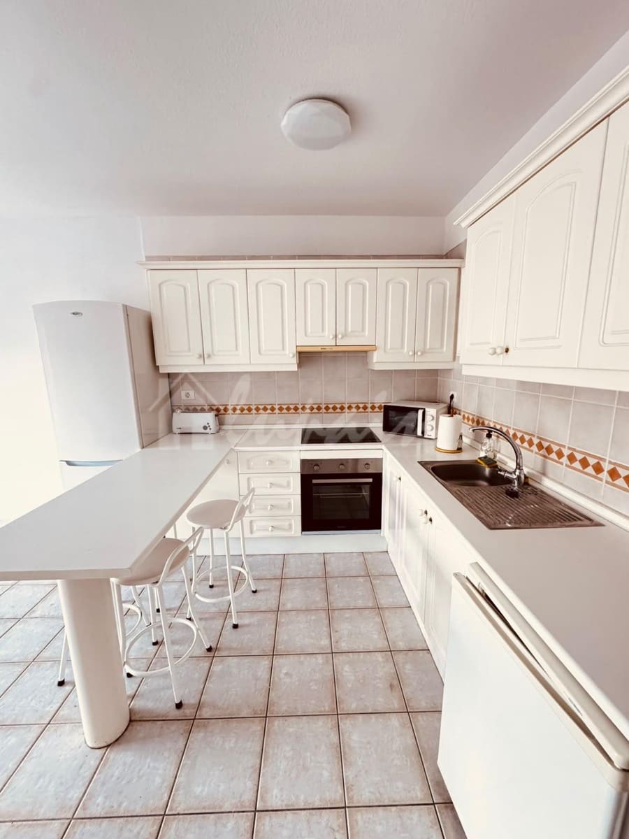 1 quarto Apartamento para venda em Los Cristianos com piscina - 295 000 € (Ref: 10093921)