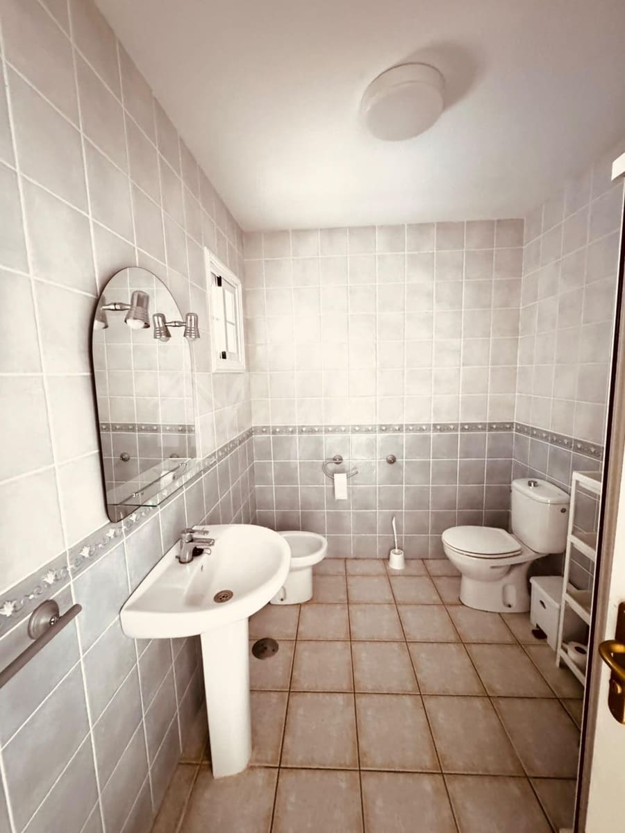 1 quarto Apartamento para venda em Los Cristianos com piscina - 295 000 € (Ref: 10093921)