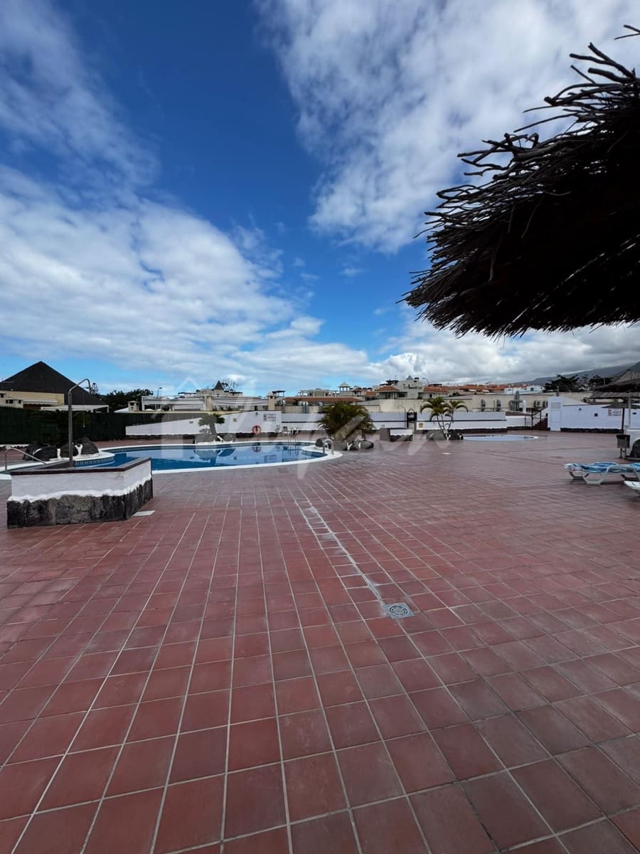 1 quarto Apartamento para venda em Los Cristianos com piscina - 295 000 € (Ref: 10093921)