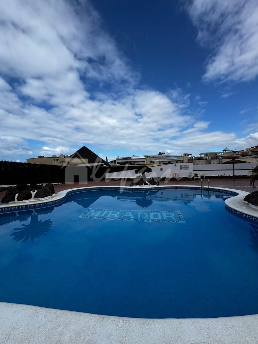 1 quarto Apartamento para venda em Los Cristianos com piscina - 295 000 € (Ref: 10093921)