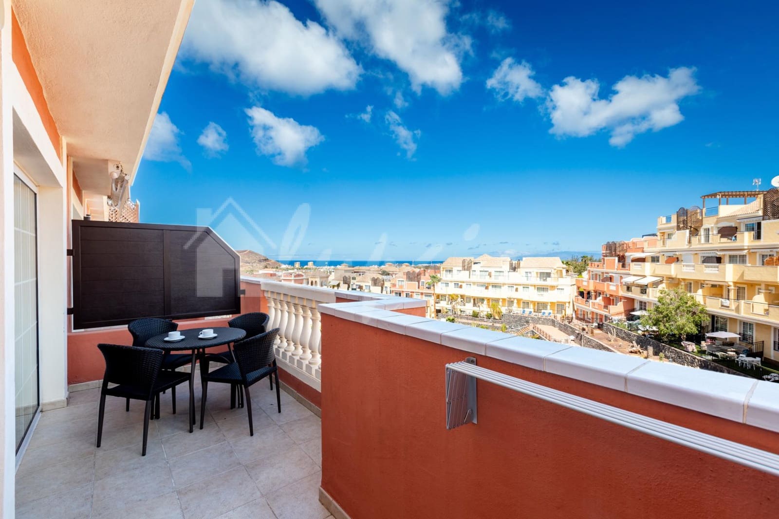 1 quarto Apartamento para venda em Los Cristianos com piscina - 285 000 € (Ref: 10156778)