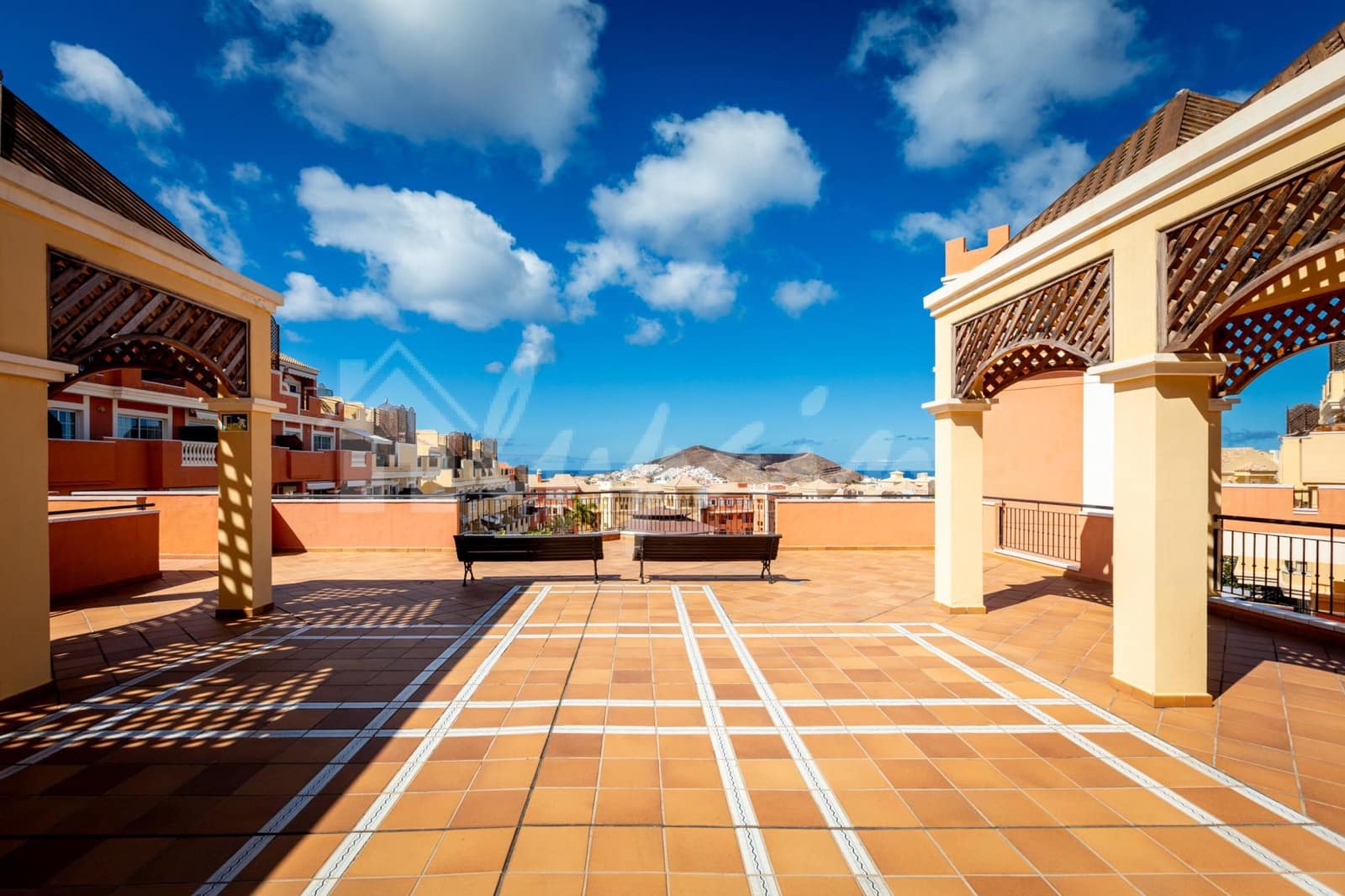 1 quarto Apartamento para venda em Los Cristianos com piscina - 285 000 € (Ref: 10156778)