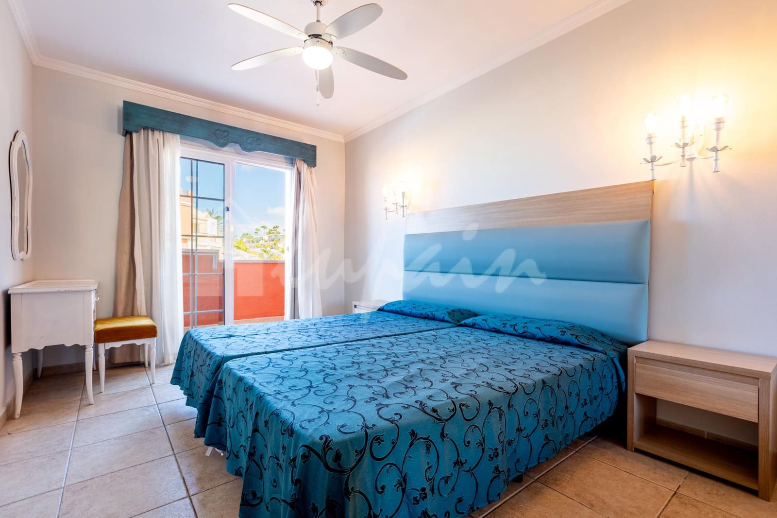 1 quarto Apartamento para venda em Los Cristianos com piscina - 285 000 € (Ref: 10156778)