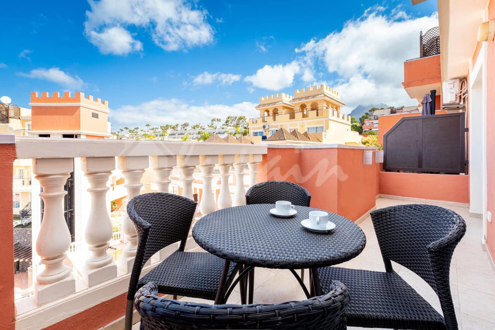 1 quarto Apartamento para venda em Los Cristianos com piscina - 285 000 € (Ref: 10156778)