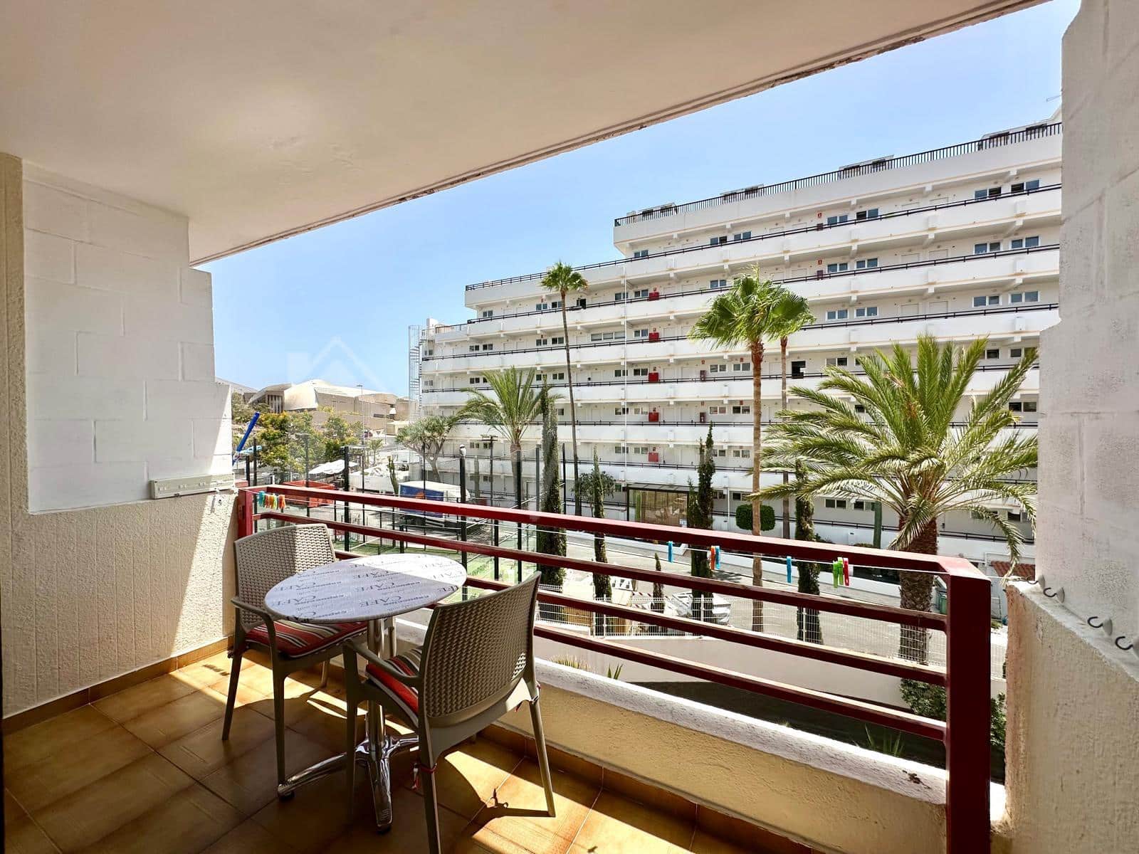 Appartement à vendre à Playa de las Americas avec piscine - 240 000 € (Ref: 10156779)