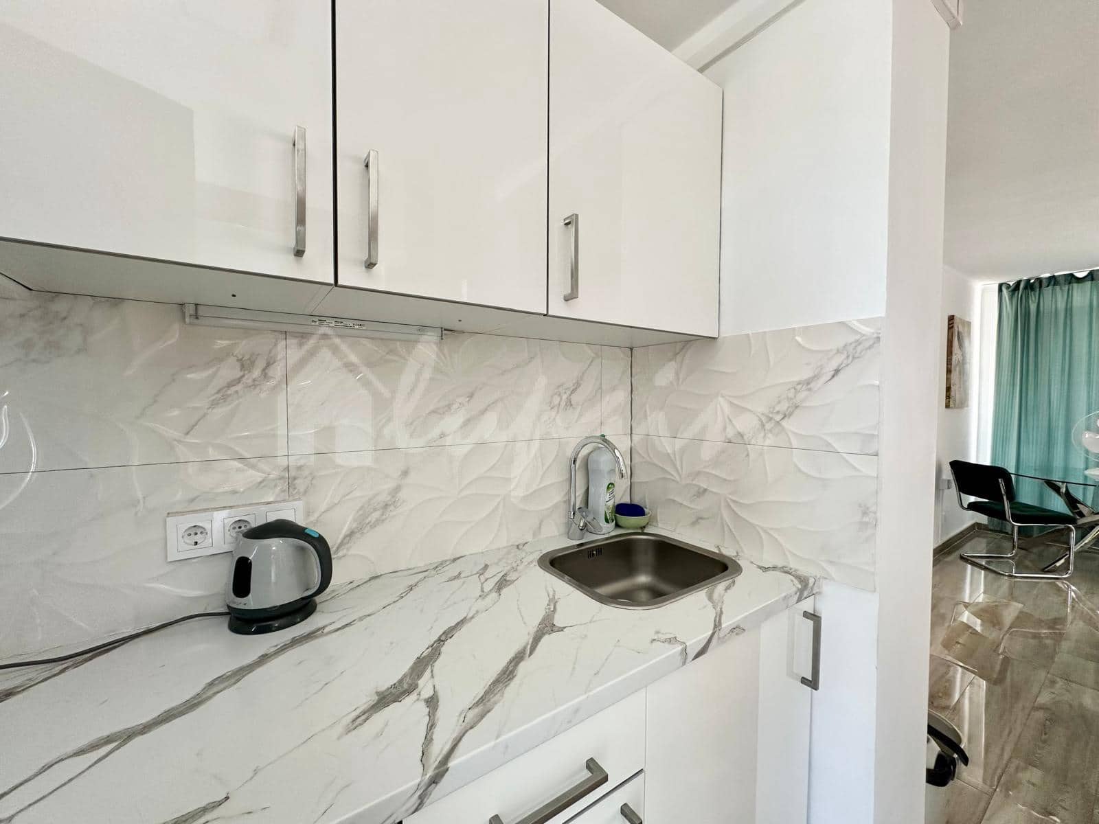 Appartement à vendre à Playa de las Americas avec piscine - 240 000 € (Ref: 10156779)