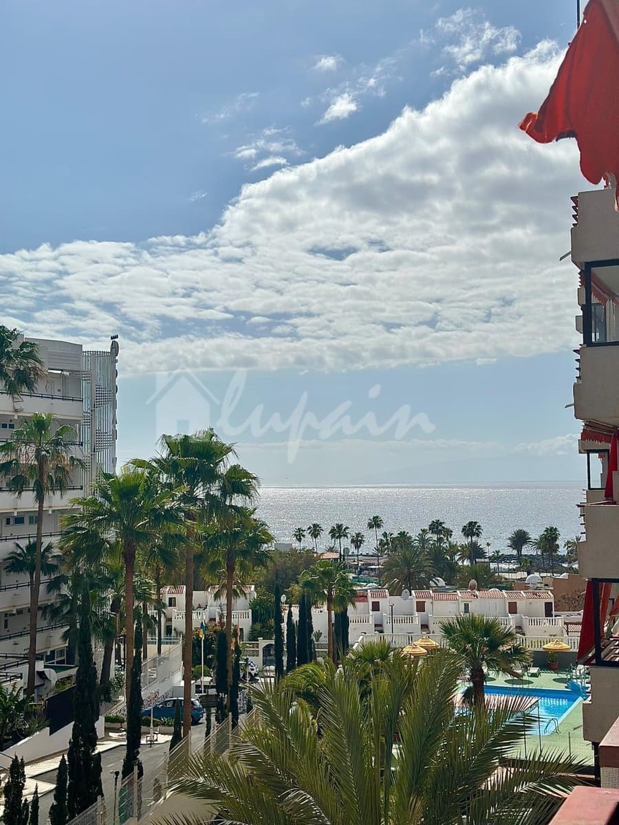 Appartement à vendre à Playa de las Americas avec piscine - 240 000 € (Ref: 10156779)