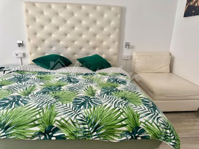 Leilighet til salgs i Playa de las Americas, Arona med svømmebasseng - € 240 000 (Ref: 10156779)