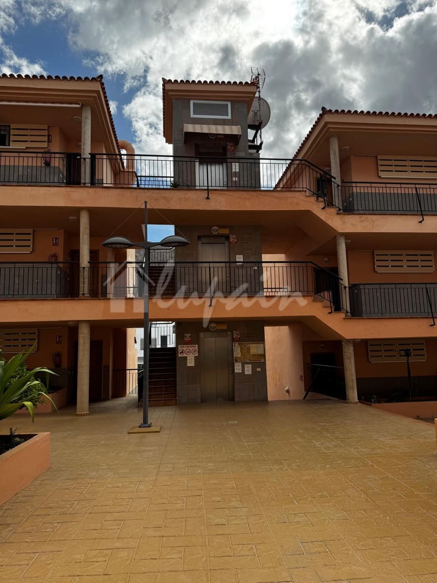 1 bedroom Apartment for sale in Los Cristianos with pool garage - € 275,100 (Ref: 10158534)